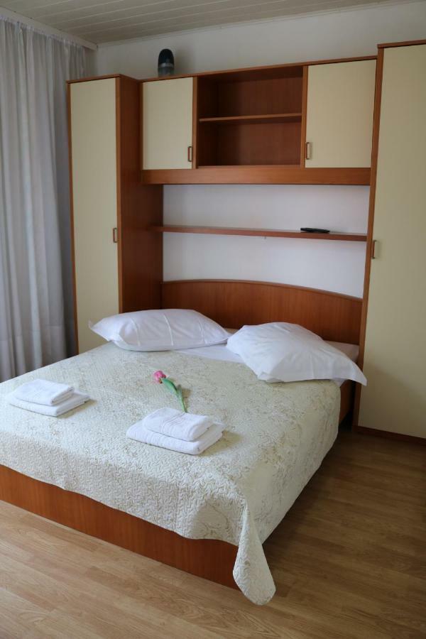 Apartment Topic Baška Voda Kültér fotó